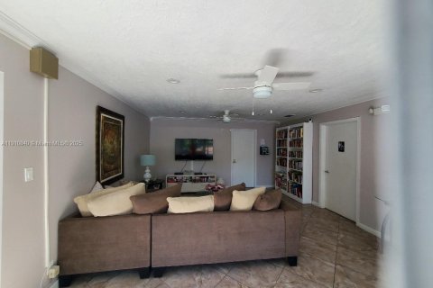 Condominio en venta en Oakland Park, Florida, 1 dormitorio, 65.87 m2 № 1966907 - foto 25
