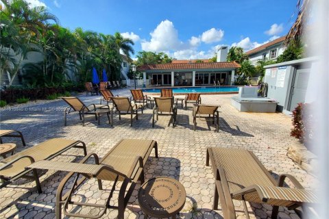 Condominio en venta en Oakland Park, Florida, 1 dormitorio, 65.87 m2 № 1966907 - foto 23