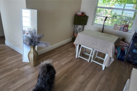 Condo in Miami Beach, Florida, 1 bedroom  № 1939763 - photo 9