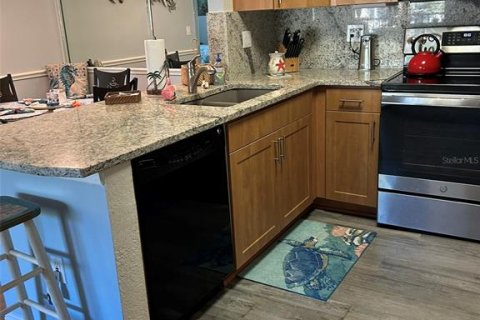Condo in Tampa, Florida, 2 bedrooms  № 1587544 - photo 8