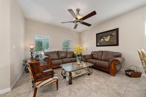 House in Orlando, Florida 4 bedrooms, 228.82 sq.m. № 1657896 - photo 14