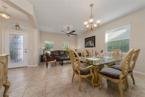 House in Orlando, Florida 4 bedrooms, 228.82 sq.m. № 1657896 - photo 12