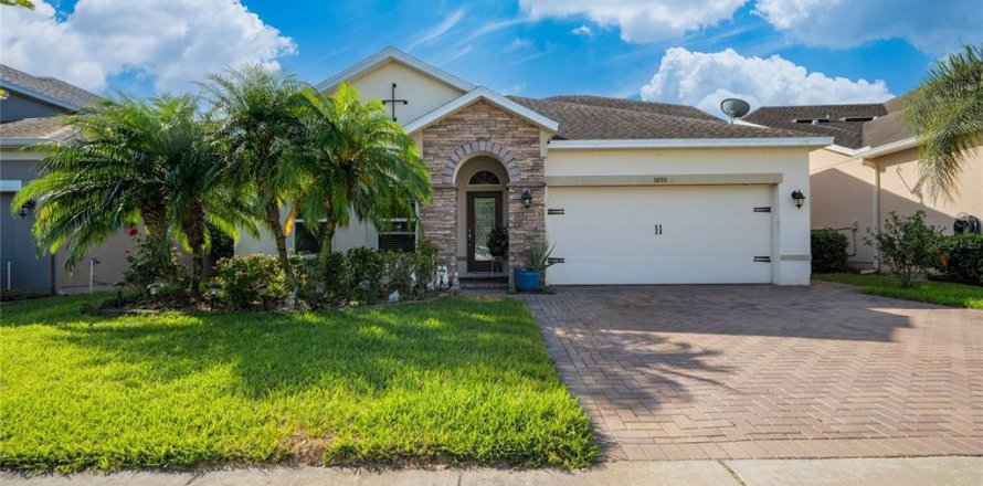 House in Orlando, Florida 4 bedrooms, 228.82 sq.m. № 1657896
