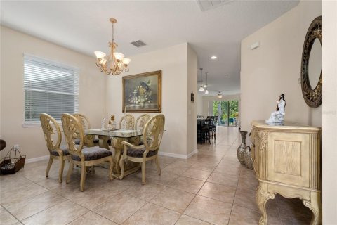 House in Orlando, Florida 4 bedrooms, 228.82 sq.m. № 1657896 - photo 13
