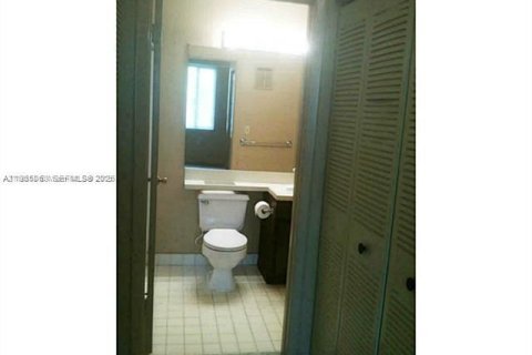 Снять в аренду кондоминиум в Коконат Крик, Флорида 1 спальня, 57.6м2, № 2026457 - фото 12