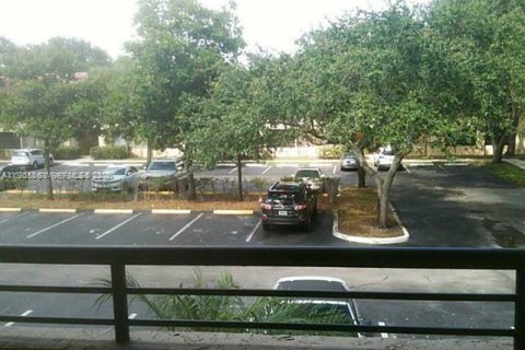 Снять в аренду кондоминиум в Коконат Крик, Флорида 1 спальня, 57.6м2, № 2026457 - фото 11