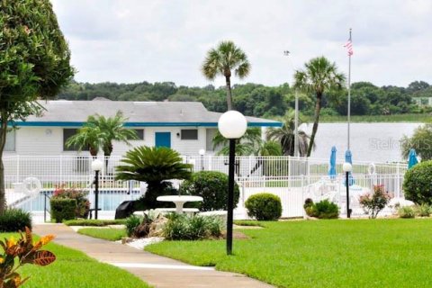Condo in Lakeland, Florida, 2 bedrooms № 2112735 - photo 3