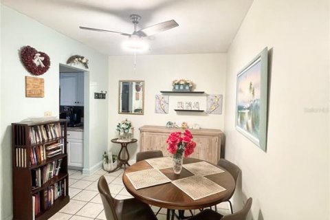 Condo in Lakeland, Florida, 2 bedrooms № 2112735 - photo 13