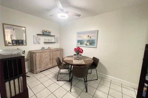 Condo in Lakeland, Florida, 2 bedrooms № 2112735 - photo 14