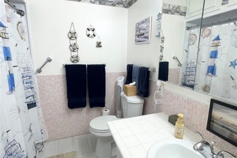 Condo in Lakeland, Florida, 2 bedrooms № 2112735 - photo 15
