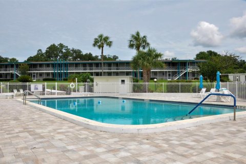 Condo in Lakeland, Florida, 2 bedrooms № 2112735 - photo 27