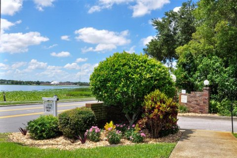 Condo in Lakeland, Florida, 2 bedrooms № 2112735 - photo 20