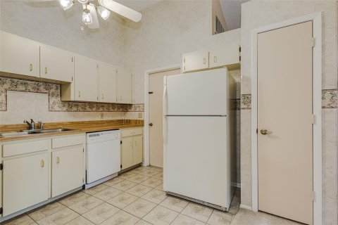 Villa ou maison à louer à Lakeland, Floride: 2 chambres, 81.1 m2 № 1870338 - photo 10