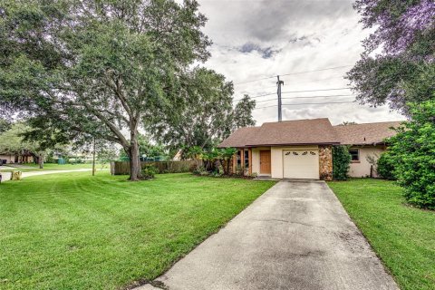 Villa ou maison à louer à Lakeland, Floride: 2 chambres, 81.1 m2 № 1870338 - photo 2