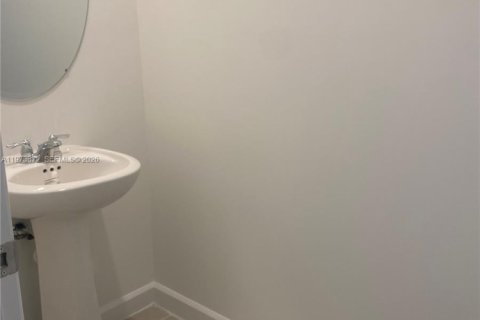 House in Miami-Dade, Florida 5 bedrooms № 2040437 - photo 11