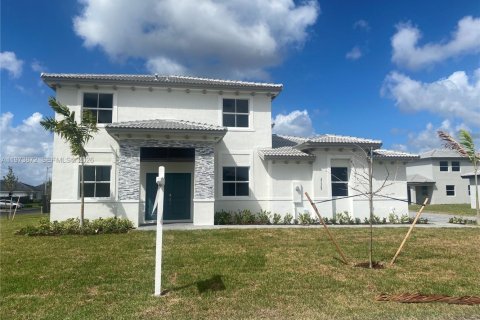 Villa ou maison à Miami-Dade, Floride 5 chambres № 2040437