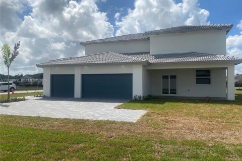 House in Miami-Dade, Florida 5 bedrooms № 2040437 - photo 14