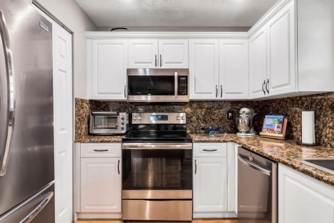 House in Margate, Florida 3 bedrooms, 151.99 sq.m. № 2178567 - photo 15