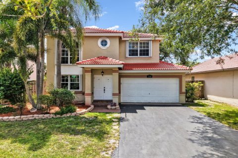 House in Margate, Florida 3 bedrooms, 151.99 sq.m. № 2178567 - photo 2