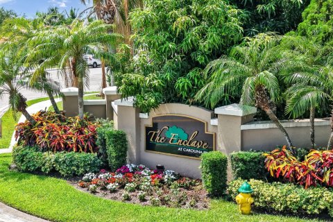 House in Margate, Florida 3 bedrooms, 151.99 sq.m. № 2178567 - photo 4