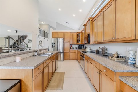 House in Miramar, Florida 4 bedrooms, 285.86 sq.m. № 2244278 - photo 13