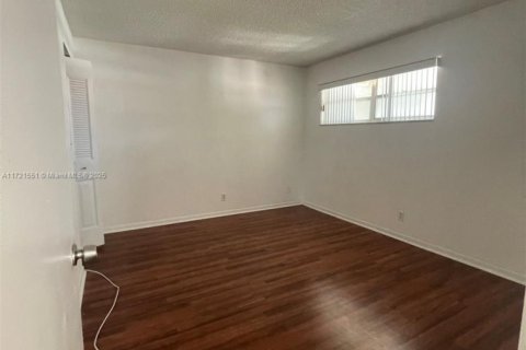 Condominio en venta en Lauderhill, Florida, 2 dormitorios, 99.41 m2 № 1472271 - foto 17