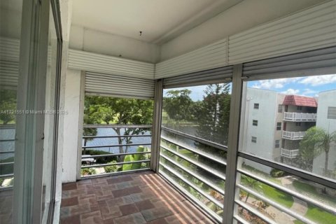 Condominio en venta en Lauderhill, Florida, 2 dormitorios, 99.41 m2 № 1472271 - foto 26