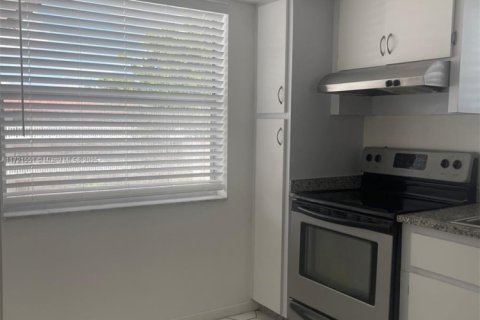 Condominio en venta en Lauderhill, Florida, 2 dormitorios, 99.41 m2 № 1472271 - foto 9