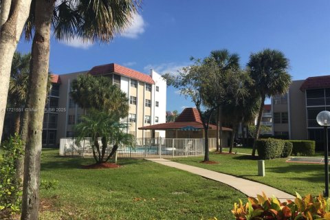 Condominio en venta en Lauderhill, Florida, 2 dormitorios, 99.41 m2 № 1472271 - foto 29