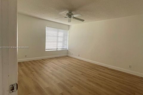 Condominio en venta en Lauderhill, Florida, 2 dormitorios, 99.41 m2 № 1472271 - foto 12