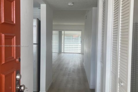 Condominio en venta en Lauderhill, Florida, 2 dormitorios, 99.41 m2 № 1472271 - foto 4