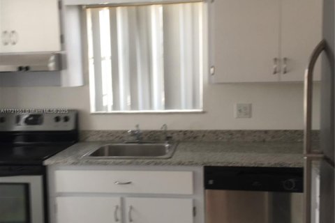 Condominio en venta en Lauderhill, Florida, 2 dormitorios, 99.41 m2 № 1472271 - foto 10