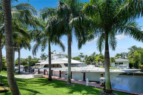 Купить виллу или дом в Корал-Гейблс, Флорида 6 спален, 379.51м2, № 2016309 - фото 23