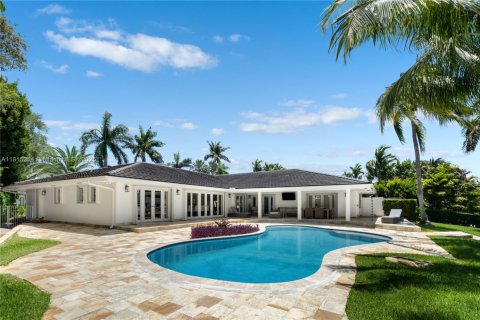 Купить виллу или дом в Корал-Гейблс, Флорида 6 спален, 379.51м2, № 2016309 - фото 22