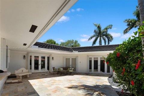Купить виллу или дом в Корал-Гейблс, Флорида 6 спален, 379.51м2, № 2016309 - фото 20