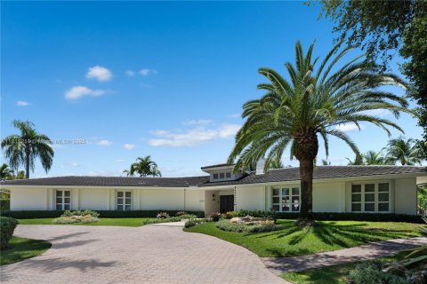 Купить виллу или дом в Корал-Гейблс, Флорида 6 спален, 379.51м2, № 2016309 - фото 2