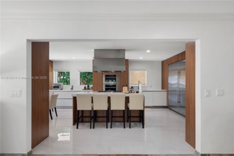 Купить виллу или дом в Корал-Гейблс, Флорида 6 спален, 379.51м2, № 2016309 - фото 11