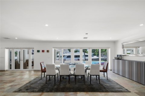 Купить виллу или дом в Корал-Гейблс, Флорида 6 спален, 379.51м2, № 2016309 - фото 10