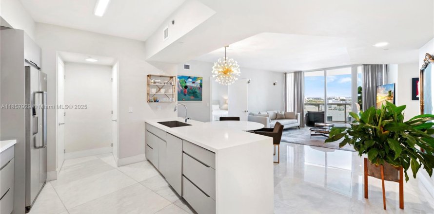 Кондоминиум с 2 спальнями в Майами-Бич, Флорида № 1960324