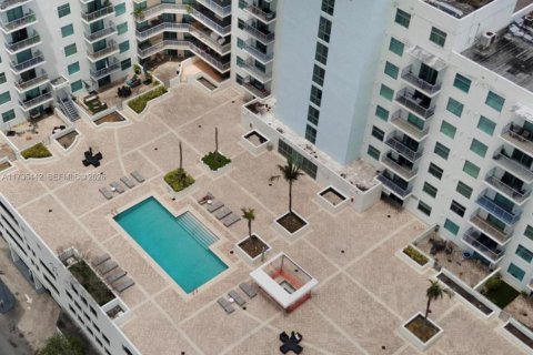 Condo in Hollywood, Florida, 1 bedroom № 2060038 - photo 21