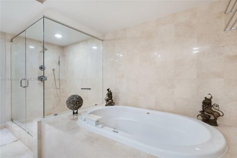 Copropriété à louer à Sunny Isles Beach, Floride: 2 chambres, 175.21 m2 № 2000509 - photo 17