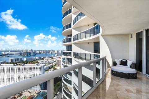 Copropriété à louer à Sunny Isles Beach, Floride: 2 chambres, 175.21 m2 № 2000509 - photo 26