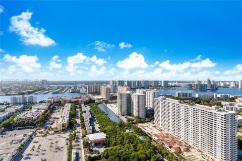 Copropriété à louer à Sunny Isles Beach, Floride: 2 chambres, 175.21 m2 № 2000509 - photo 27