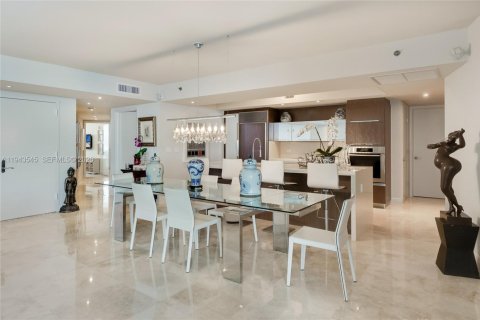 Copropriété à louer à Sunny Isles Beach, Floride: 2 chambres, 175.21 m2 № 2000509 - photo 6