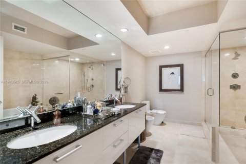 Copropriété à louer à Sunny Isles Beach, Floride: 2 chambres, 175.21 m2 № 2000509 - photo 16