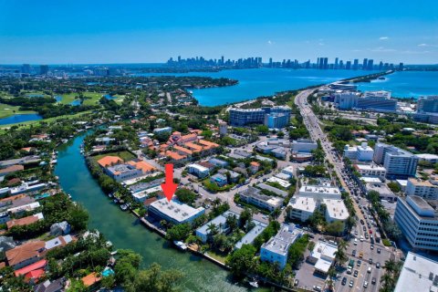 Condo in Miami Beach, Florida, 1 bedroom  № 2084411 - photo 27