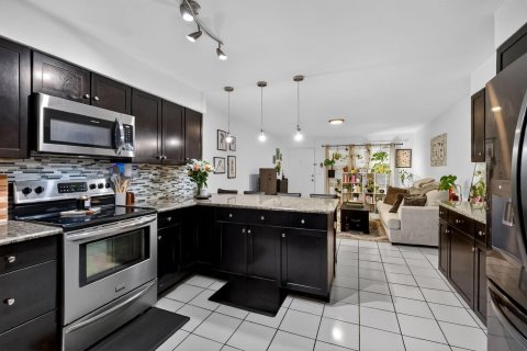 Condo in Miami Beach, Florida, 1 bedroom  № 2084411 - photo 14