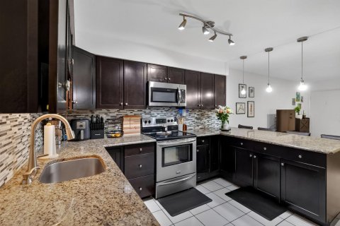 Condo in Miami Beach, Florida, 1 bedroom  № 2084411 - photo 10