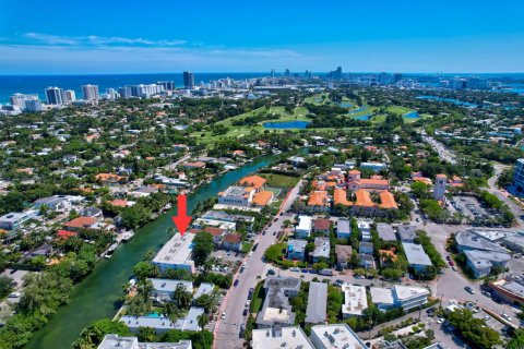 Condo in Miami Beach, Florida, 1 bedroom  № 2084411 - photo 30