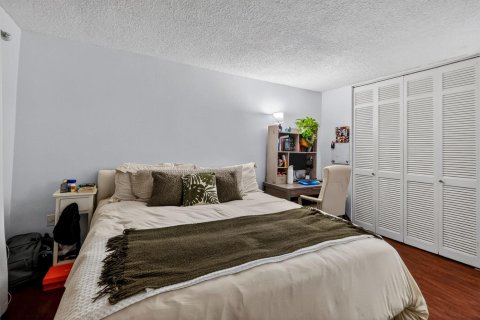 Condo in Miami Beach, Florida, 1 bedroom  № 2084411 - photo 20